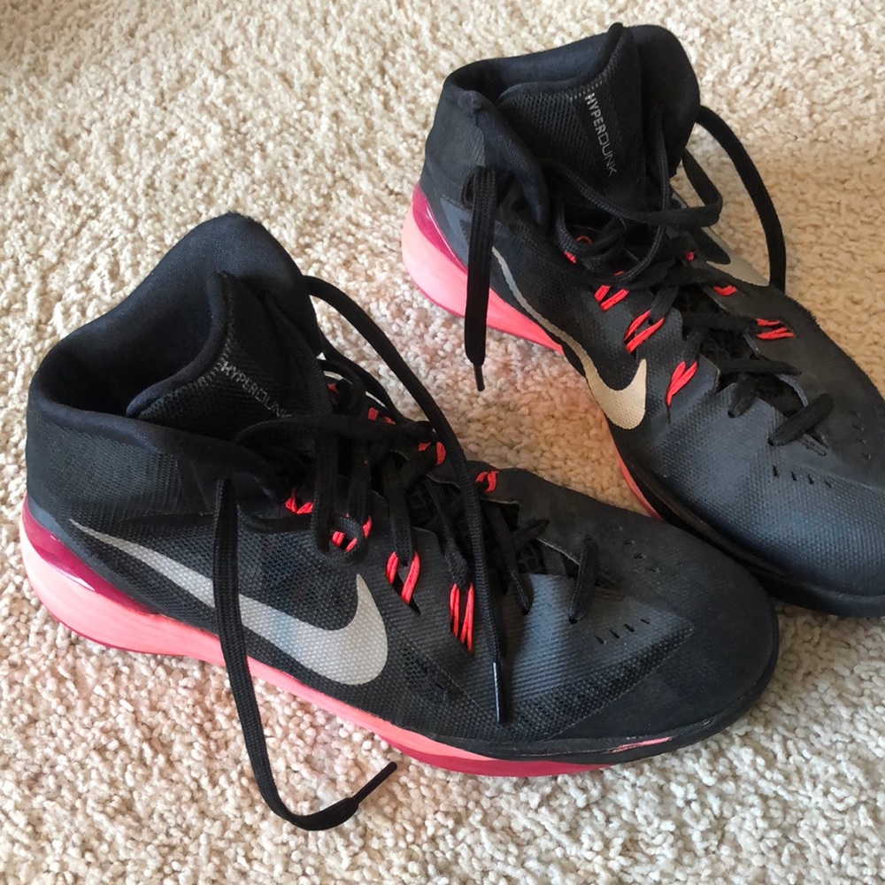 Basketball shoes